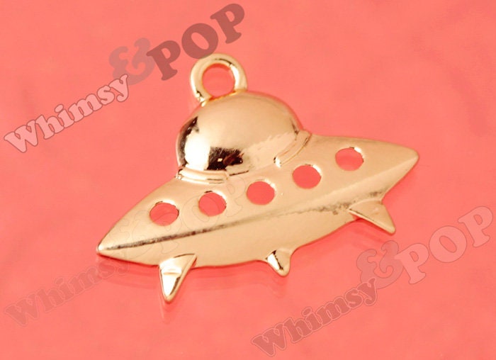 Gold Tone Alloy UFO Spaceship Charm, 22mm x 6mm  (R10-002)